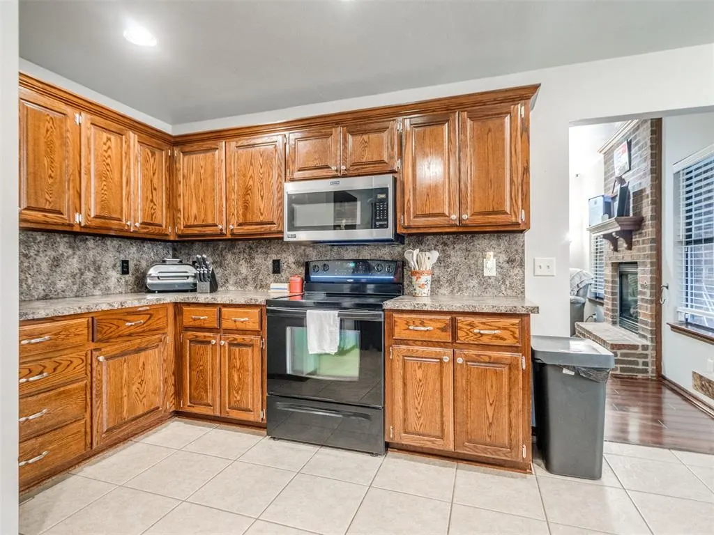 Photo 16 — 4204 Thorn Burn Place, Oklahoma City, OK 73179
