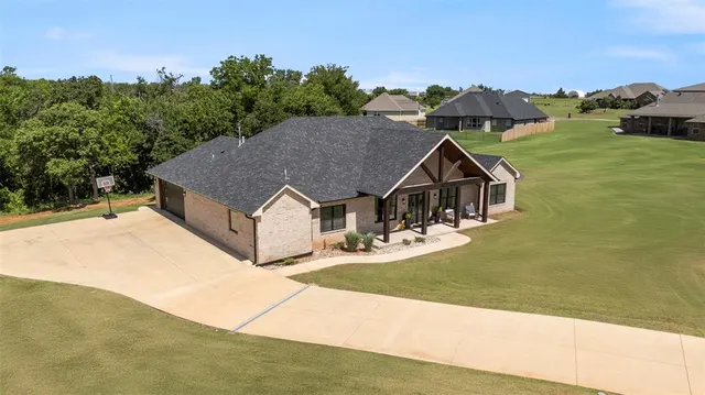 Photo 3 — 1074 Fawn Meadow Drive, Blanchard, OK 73010