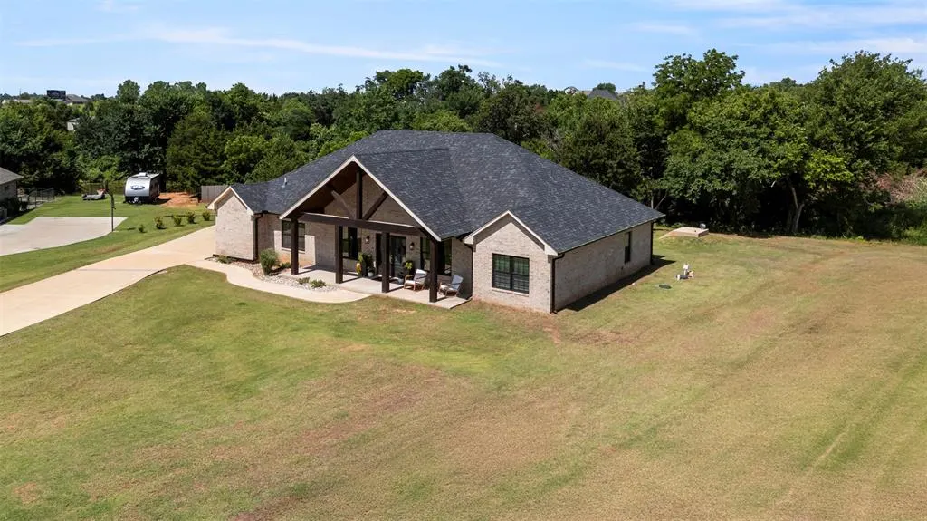 Photo 4 — 1074 Fawn Meadow Drive, Blanchard, OK 73010
