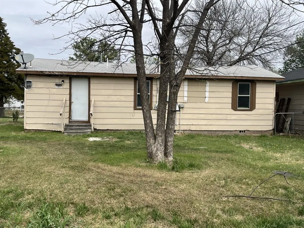 Photo 11 — 2512 SW H Avenue, Lawton, OK 73505