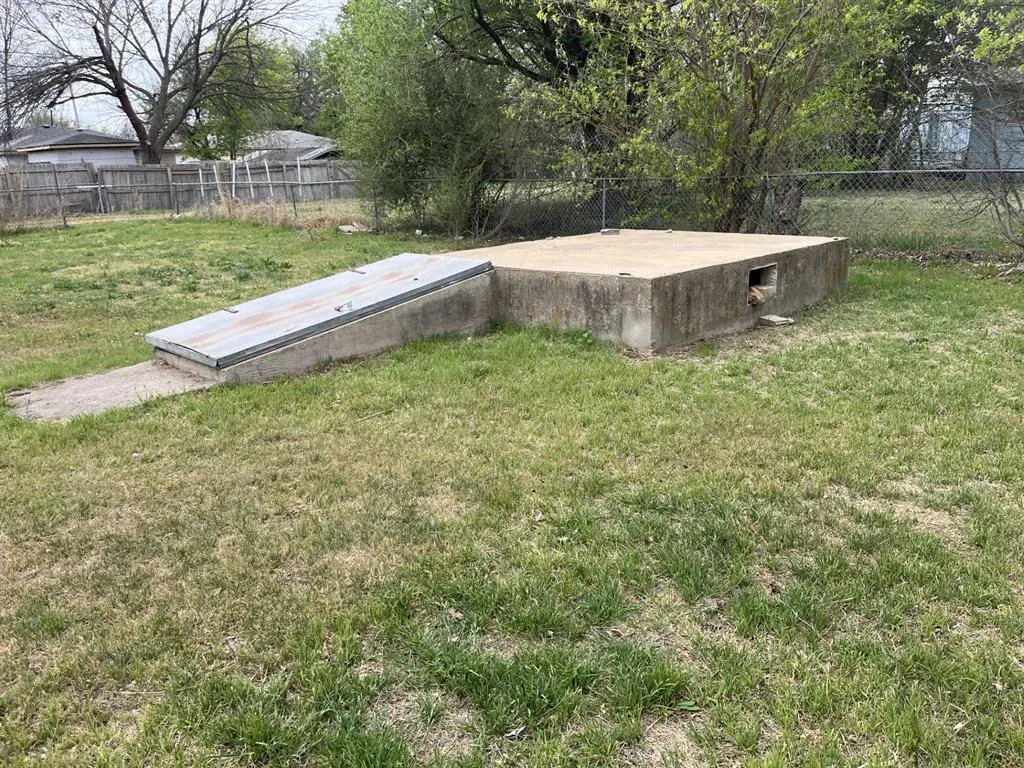 Photo 13 — 2512 SW H Avenue, Lawton, OK 73505