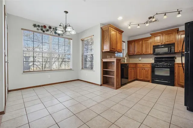 Photo 8 — 810 E Kc Court, Stillwater, OK 74075