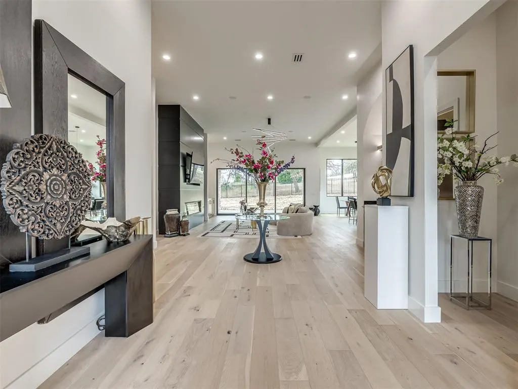 Photo 3 — 4400 Redbud Circle, Oklahoma City, OK 73111