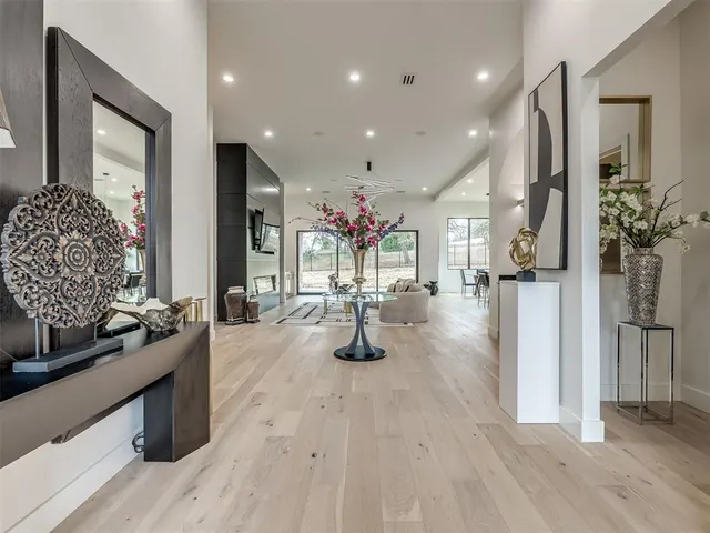 Photo 3 — 4400 Redbud Circle, Oklahoma City, OK 73111