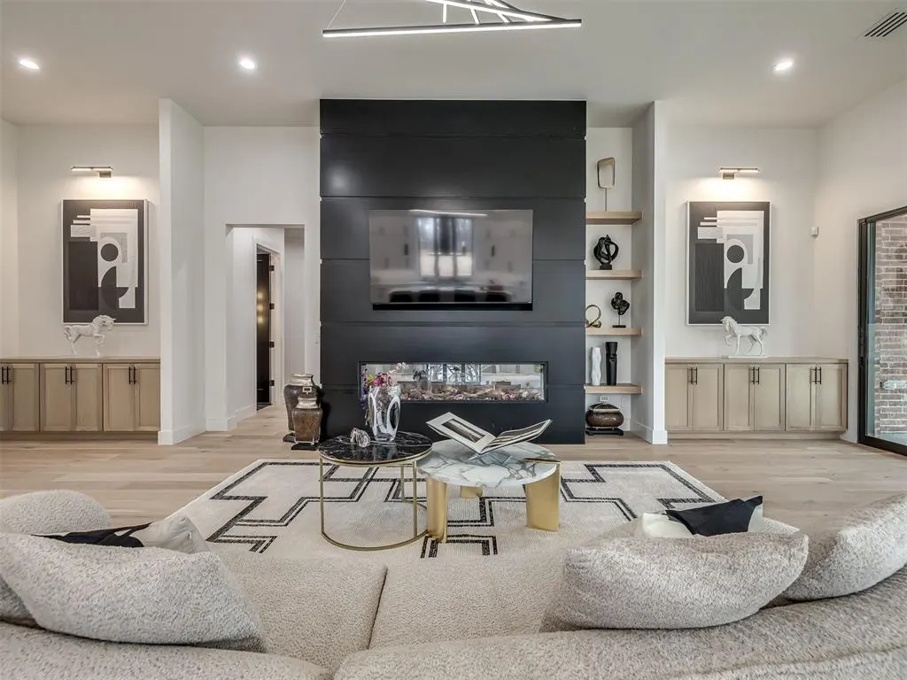 Photo 6 — 4400 Redbud Circle, Oklahoma City, OK 73111