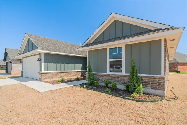 Photo 4 — 10652 SW 18th Street, Yukon, OK 73099