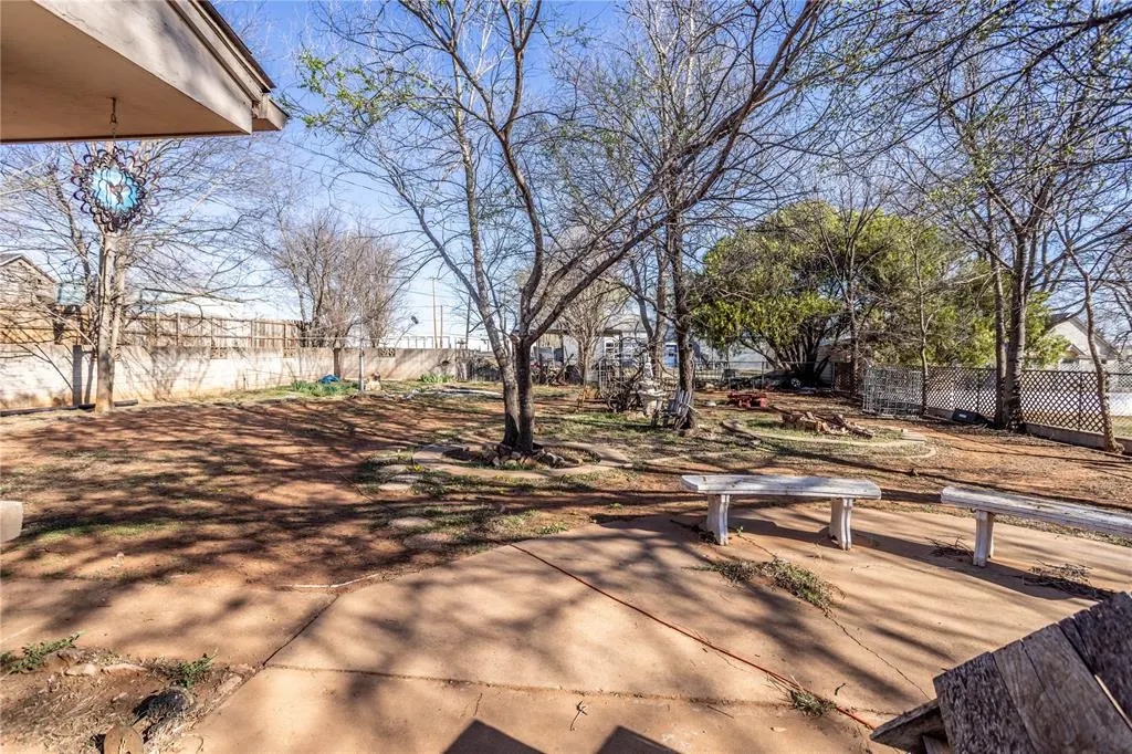 Photo 16 — 305 E 3rd Street, Cordell, OK 73632