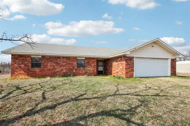 Photo 2 — 2814 County Street 2870, Chickasha, OK 73018