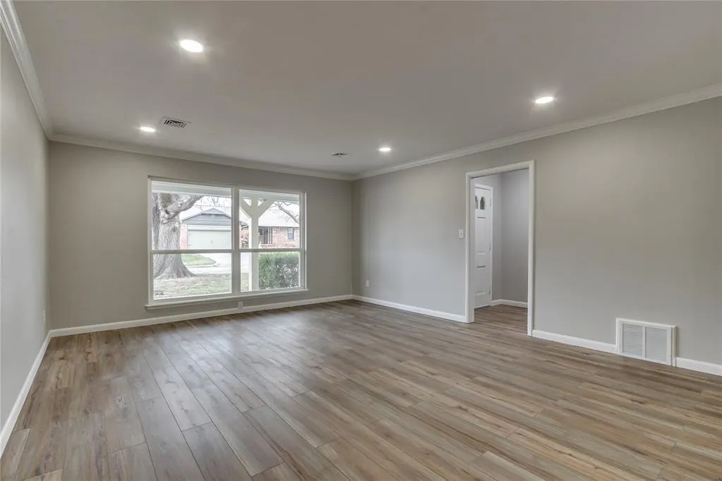 Photo 6 — 2620 Berkshire Way, The Village, OK 73120