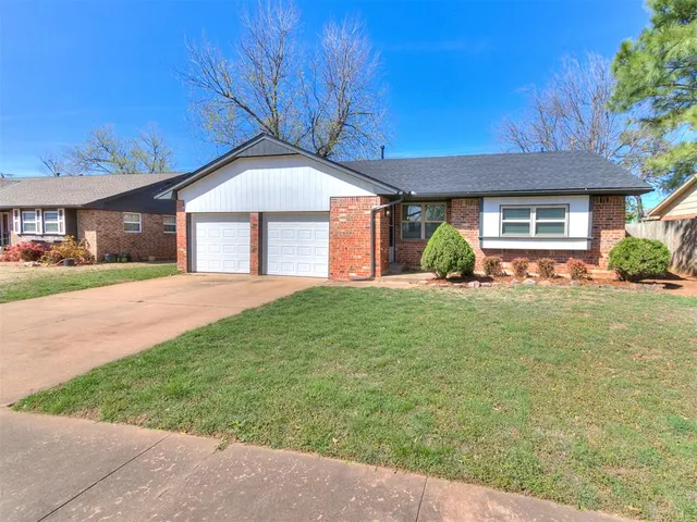 Photo 2 — 801 W 7th Street, Edmond, OK 73003