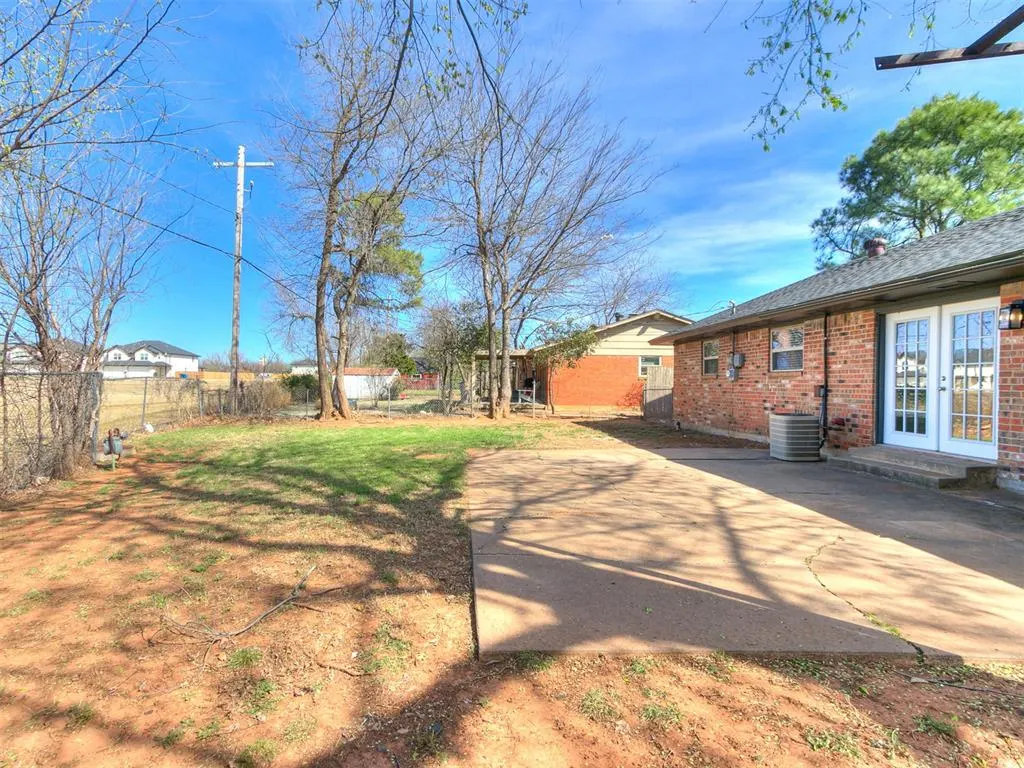Photo 3 — 801 W 7th Street, Edmond, OK 73003