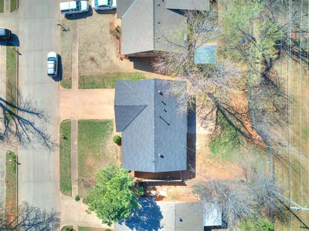 Photo 10 — 801 W 7th Street, Edmond, OK 73003