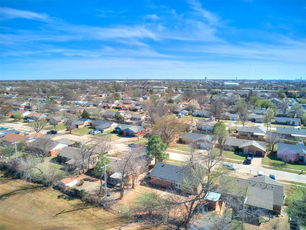 Photo 11 — 801 W 7th Street, Edmond, OK 73003