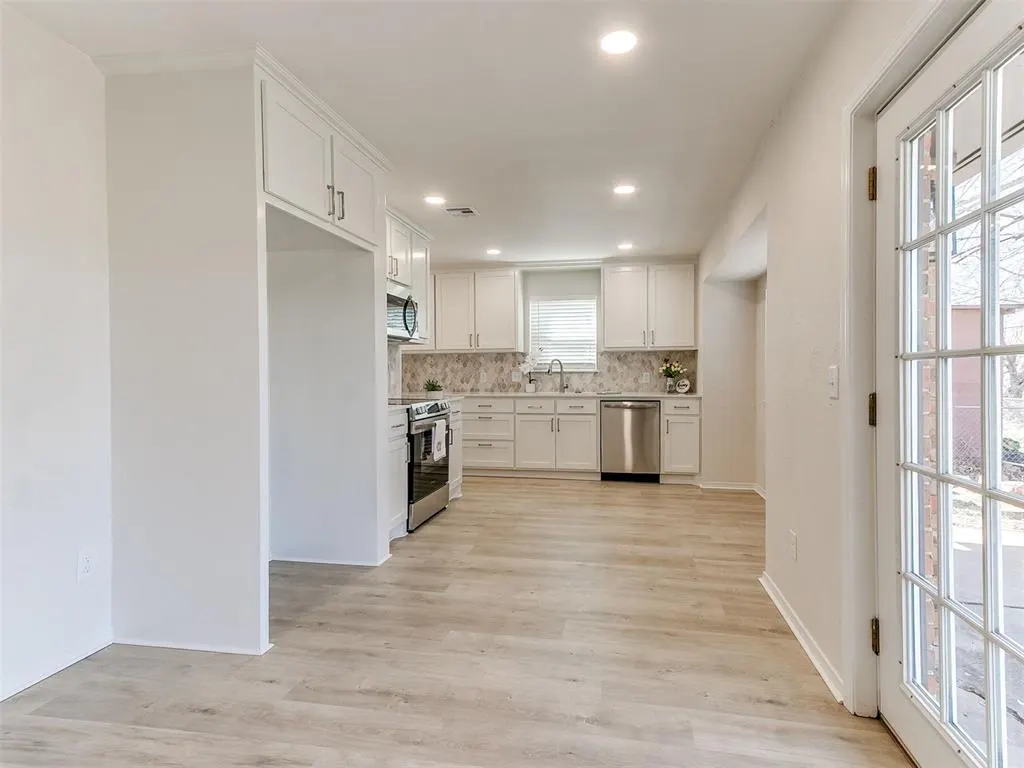 Photo 33 — 801 W 7th Street, Edmond, OK 73003
