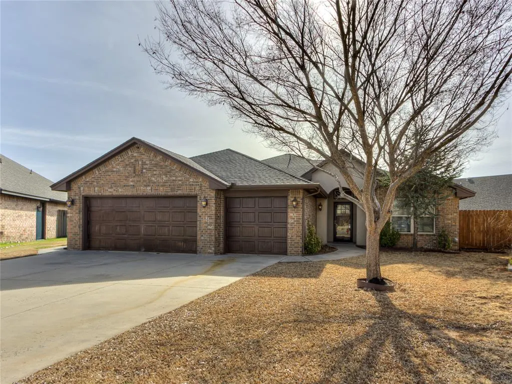 Front exterior — 8304 NW 141st Circle, Oklahoma City, OK 73142