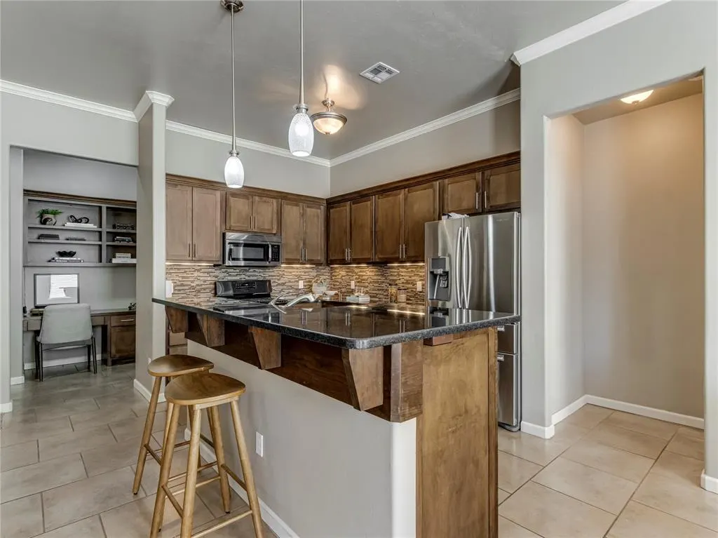 Photo 7 — 8304 NW 141st Circle, Oklahoma City, OK 73142