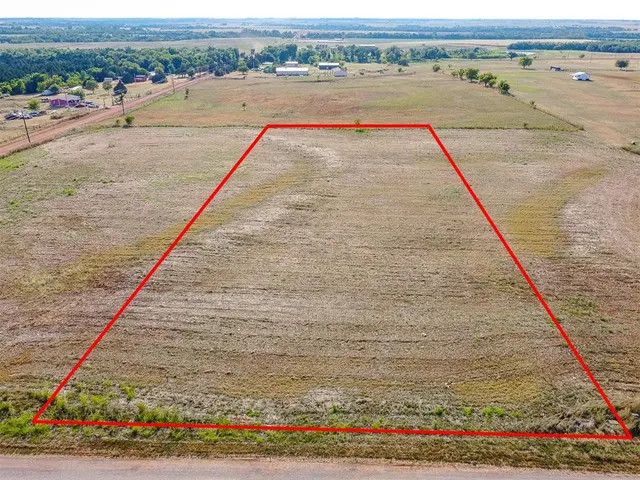 Front exterior — Lincoln Ridge Lane, Cashion, OK 73016