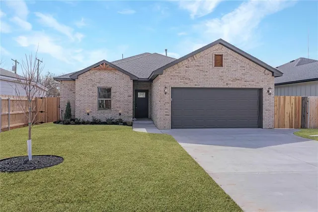 Front exterior — 320 SE 45th Street, Oklahoma City, OK 73129