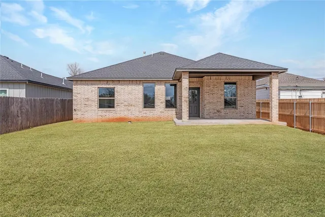 Photo 5 — 320 SE 45th Street, Oklahoma City, OK 73129