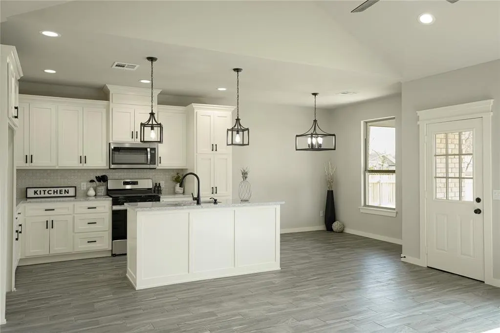 Photo 9 — 320 SE 45th Street, Oklahoma City, OK 73129