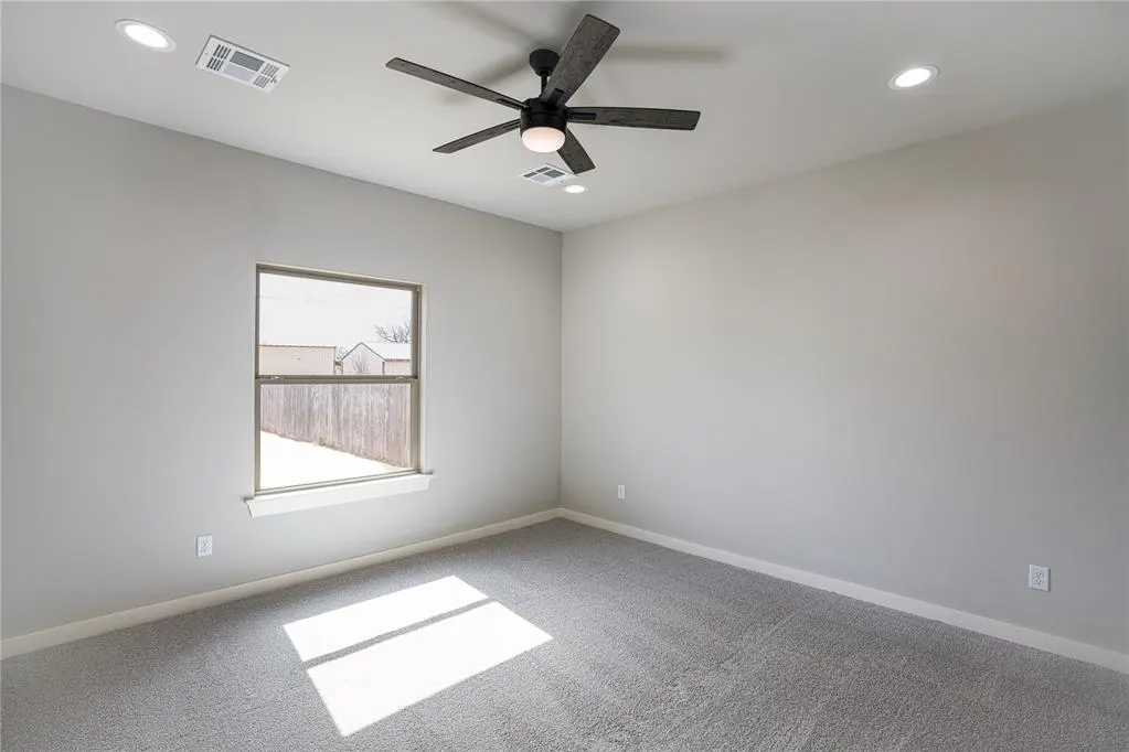 Photo 18 — 320 SE 45th Street, Oklahoma City, OK 73129