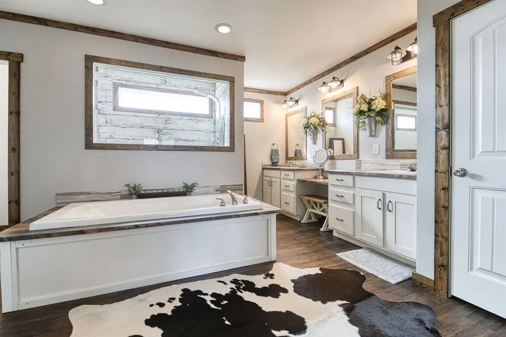 Photo 12 — 514 E Tenth Street, Leedey, OK 73654