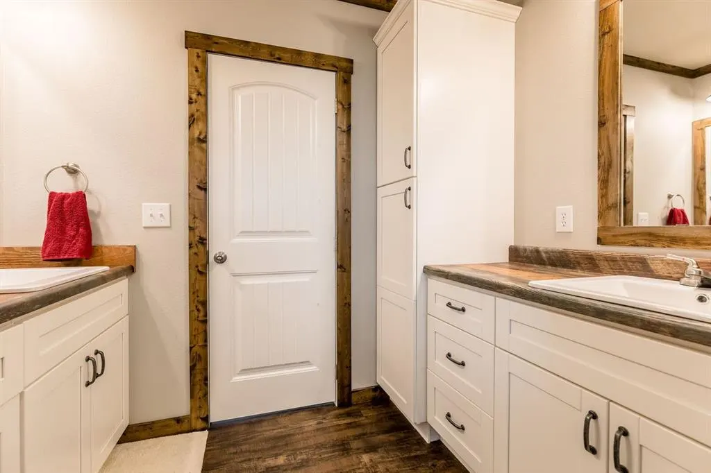 Photo 16 — 514 E Tenth Street, Leedey, OK 73654
