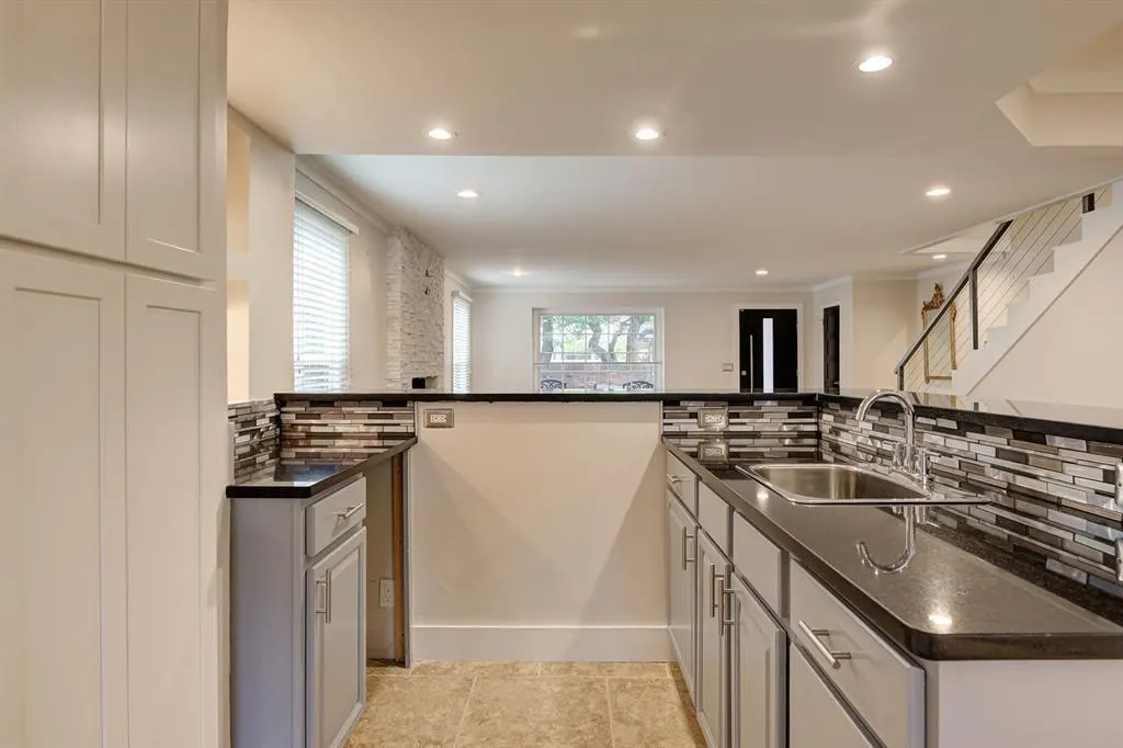 Photo 11 — 6457 Brandywine Lane, Oklahoma City, OK 73116