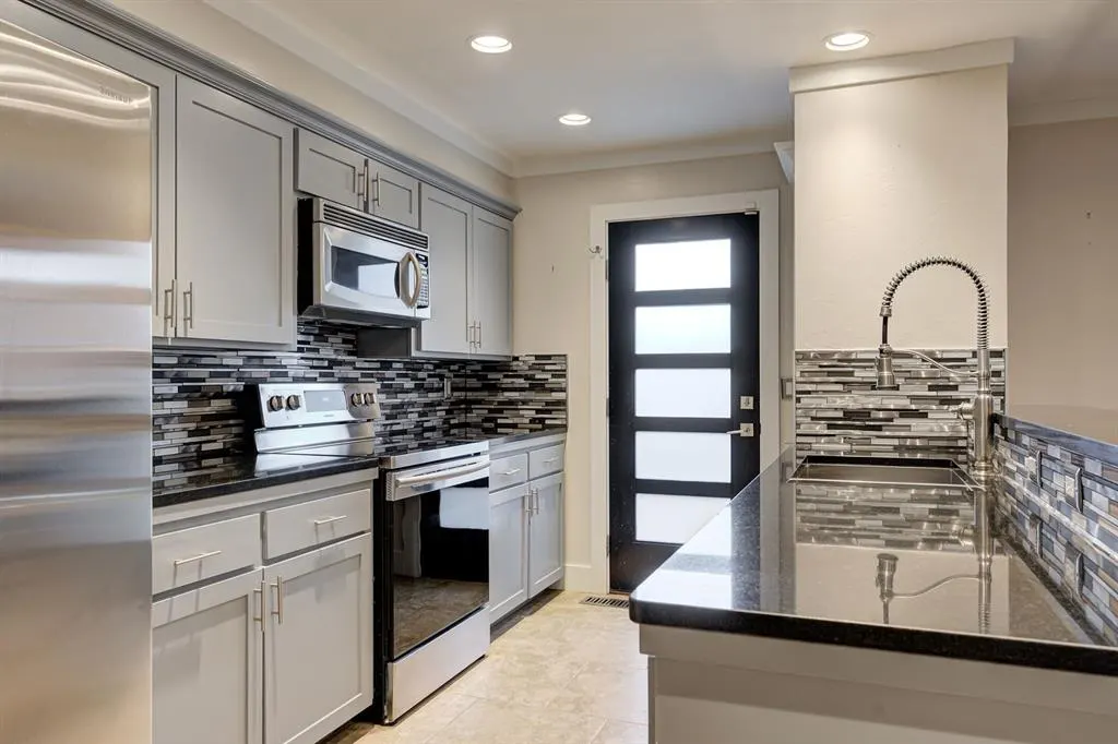 Photo 13 — 6457 Brandywine Lane, Oklahoma City, OK 73116