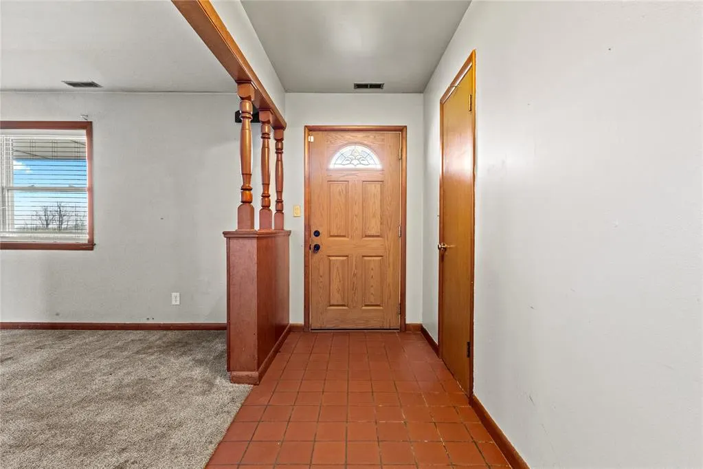 Photo 4 — 818 W 4th Street, Custer City, OK 73639