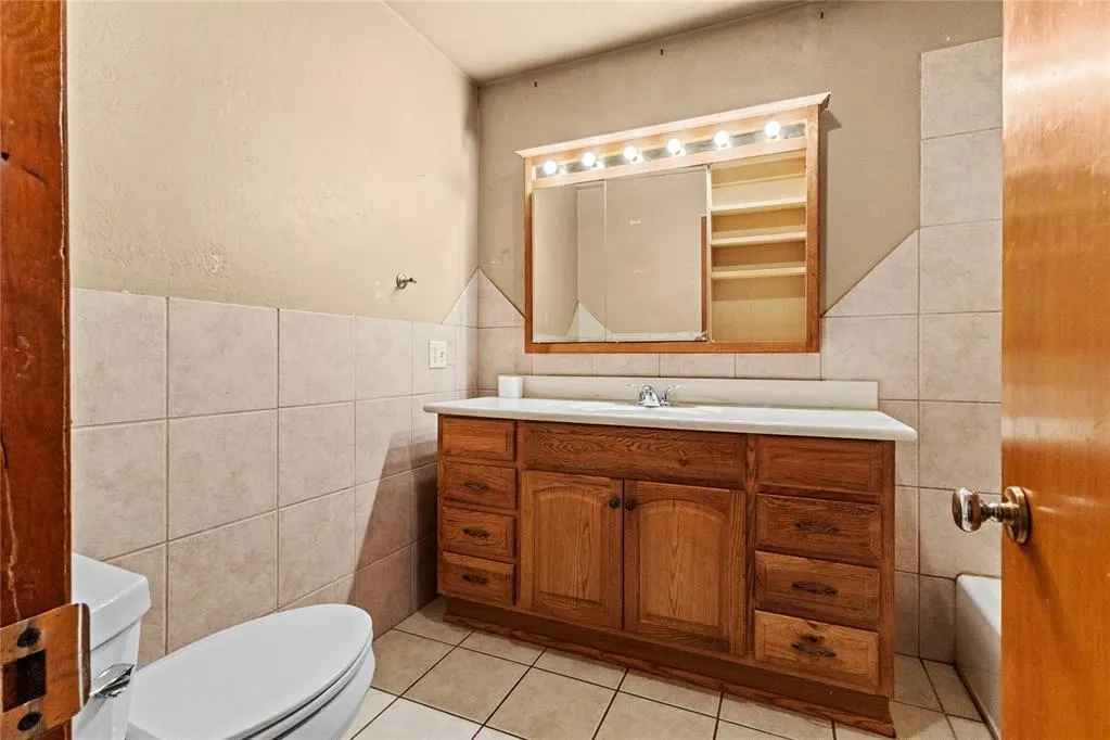 Photo 16 — 818 W 4th Street, Custer City, OK 73639