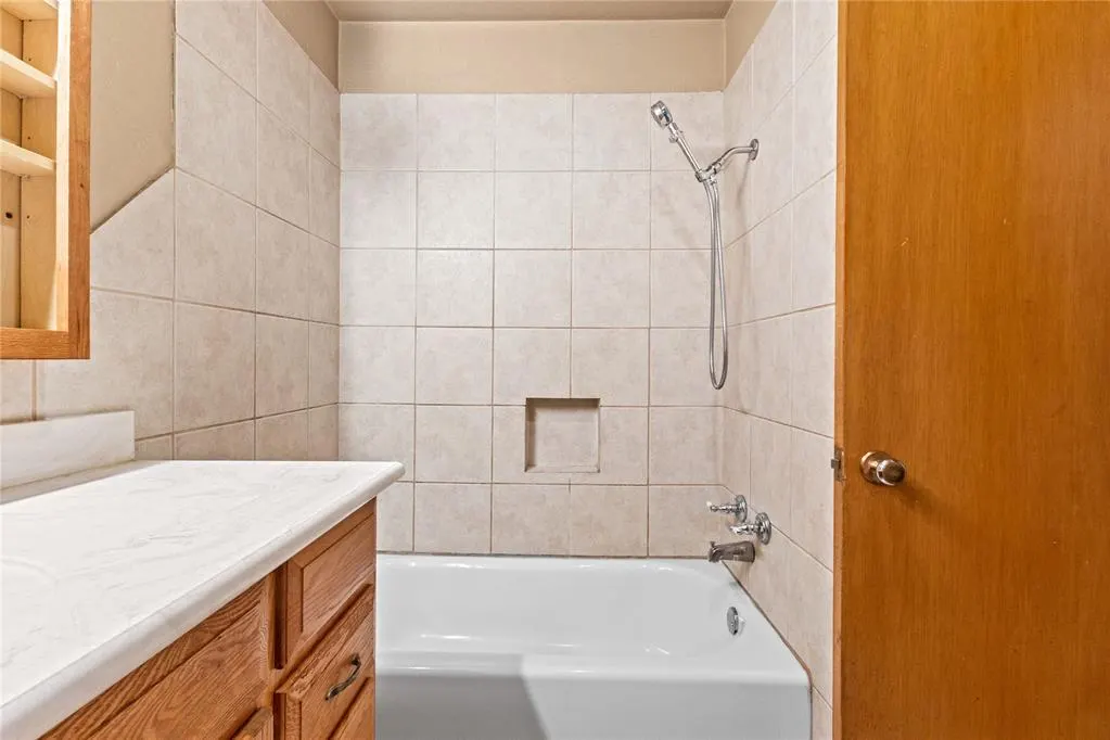 Photo 17 — 818 W 4th Street, Custer City, OK 73639