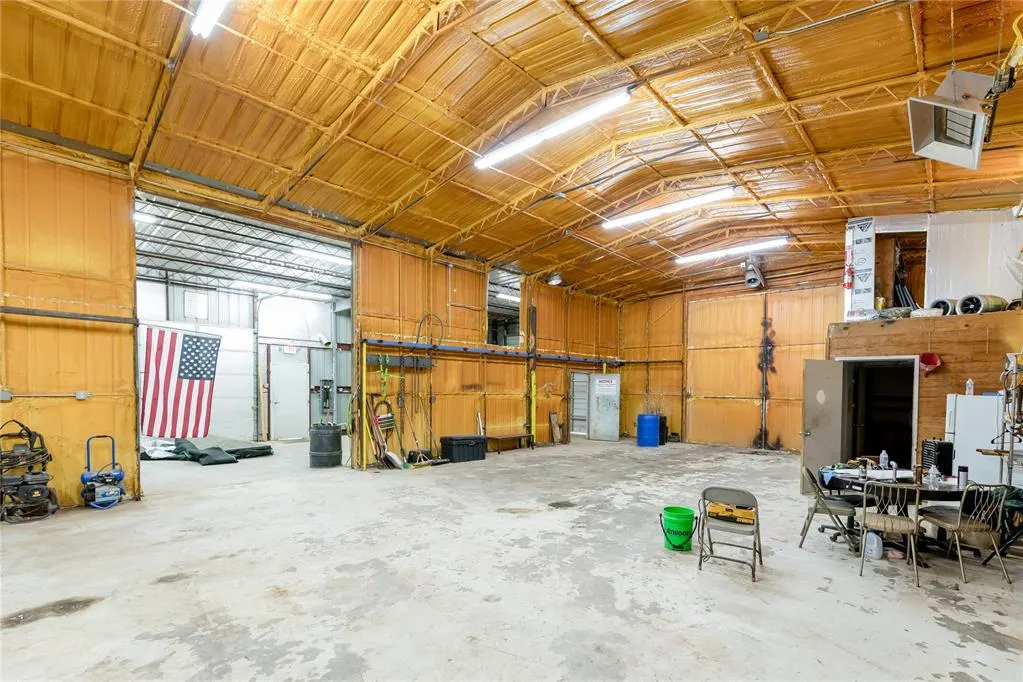 Photo 2 — 4117 W 7th Street, Elk City, OK 73644