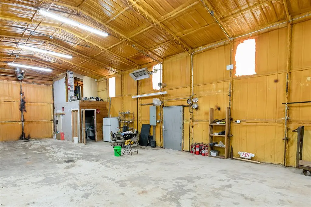 Photo 3 — 4117 W 7th Street, Elk City, OK 73644
