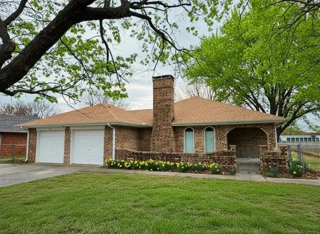 Front exterior — 316 Jan Drive, Stratford, OK 74872
