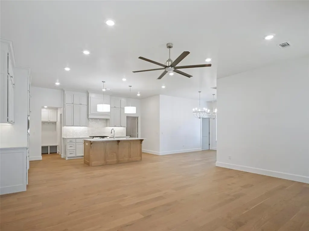 Photo 9 — 16301 Dakota Drive, Oklahoma City, OK 73170