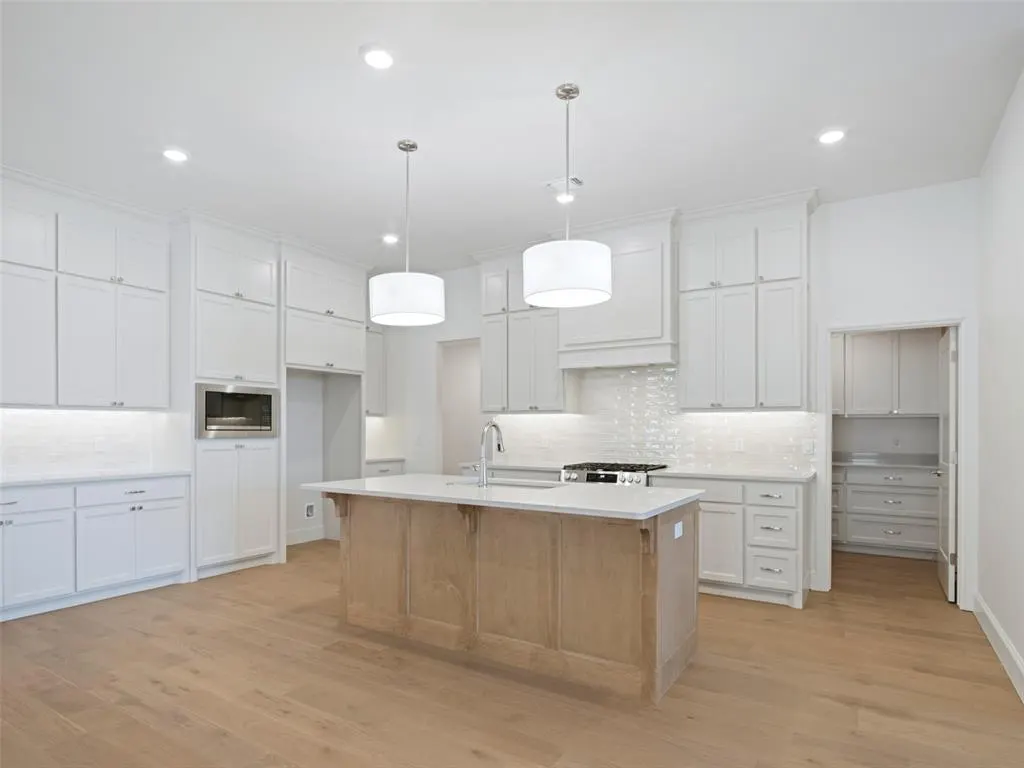 Photo 11 — 16301 Dakota Drive, Oklahoma City, OK 73170