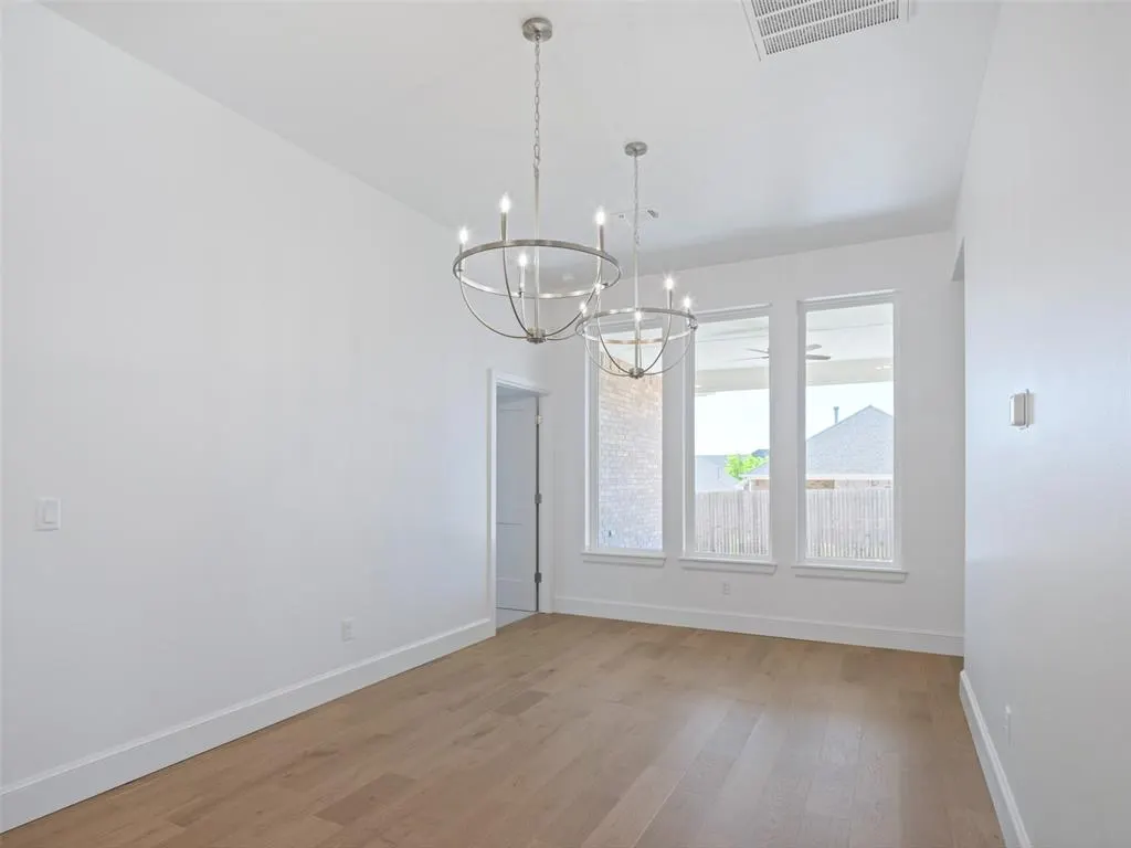 Photo 13 — 16301 Dakota Drive, Oklahoma City, OK 73170