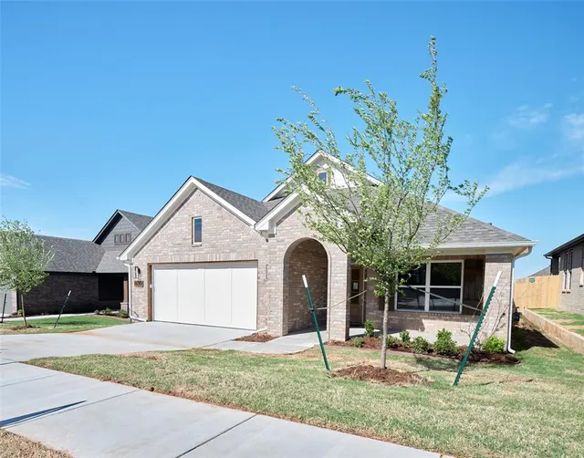 Photo 3 — 16301 Dakota Drive, Oklahoma City, OK 73170