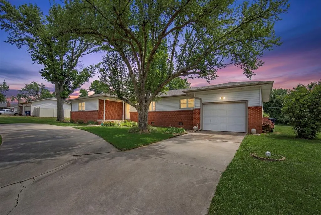 Photo 23 — 701 W 39th Street, Shawnee, OK 74804