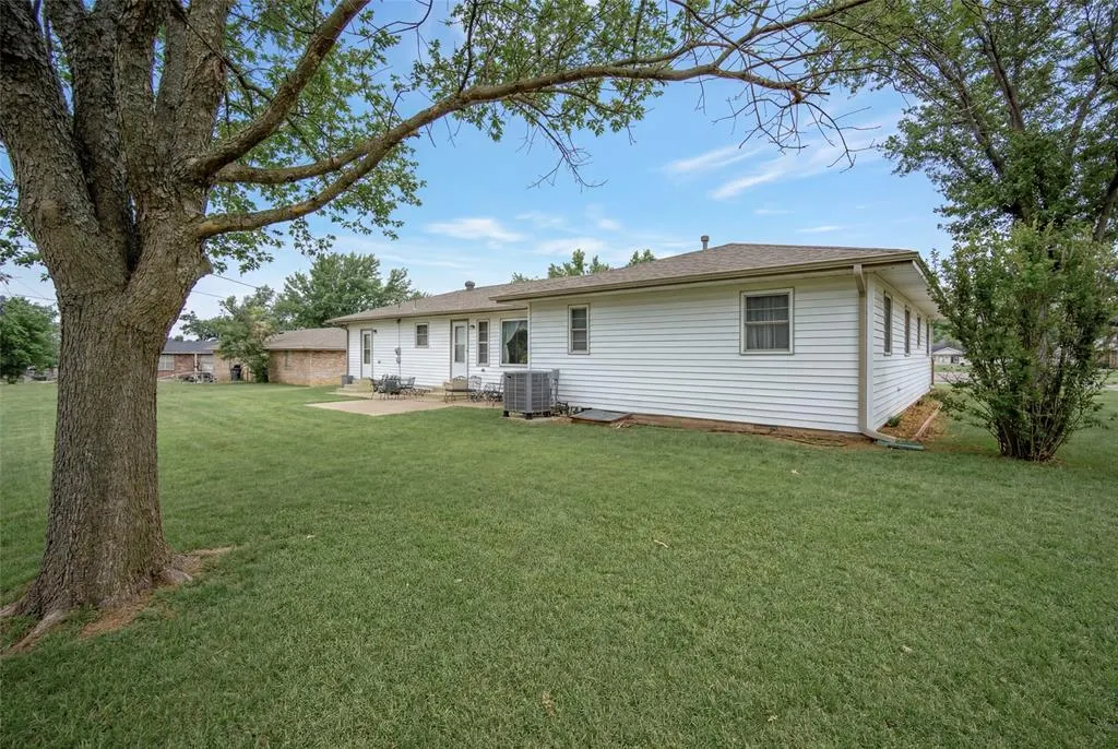 Photo 20 — 701 W 39th Street, Shawnee, OK 74804