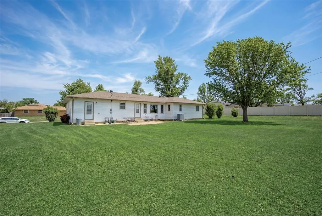 Photo 21 — 701 W 39th Street, Shawnee, OK 74804
