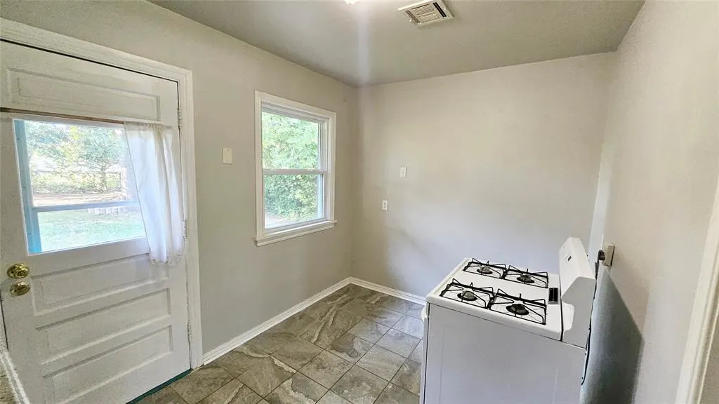 Photo 8 — 2132 Churchill Place, Oklahoma City, OK 73120