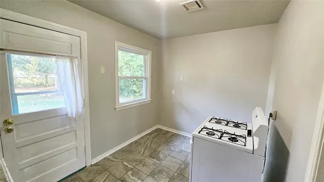 Photo 8 — 2132 Churchill Place, Oklahoma City, OK 73120