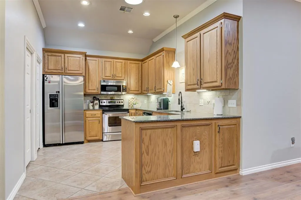 Photo 8 — 504 N Russell Terrace, Mustang, OK 73064