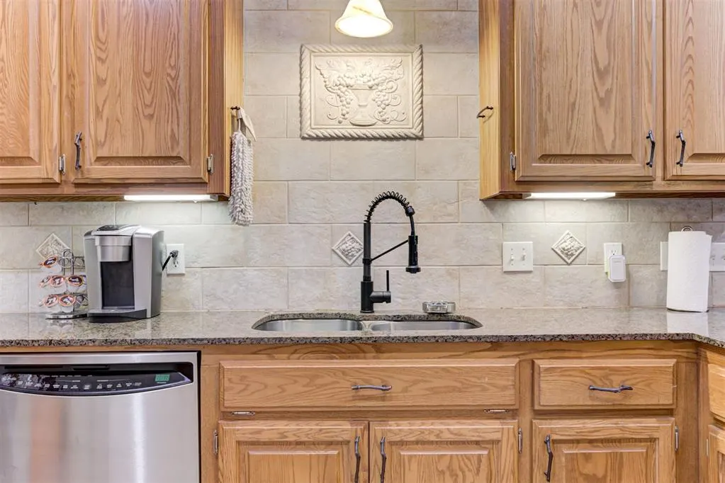 Photo 10 — 504 N Russell Terrace, Mustang, OK 73064