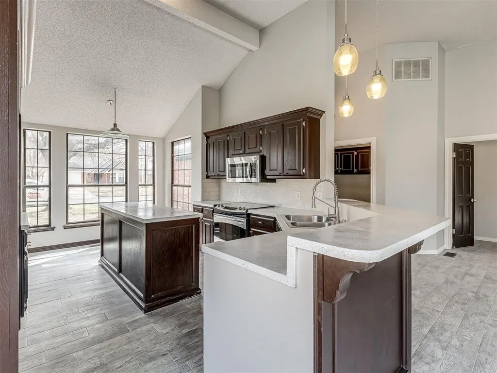 Photo 8 — 516 Winston Drive, Norman, OK 73072