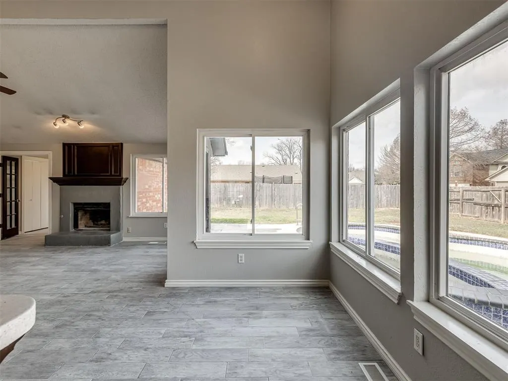Photo 11 — 516 Winston Drive, Norman, OK 73072