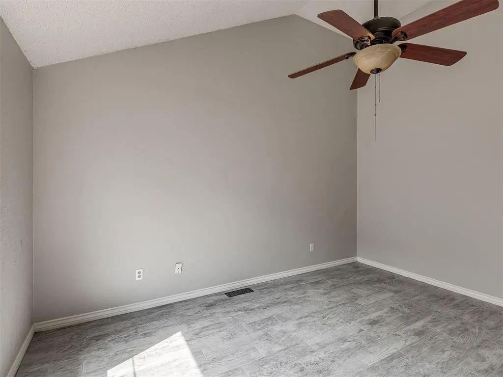 Photo 15 — 516 Winston Drive, Norman, OK 73072