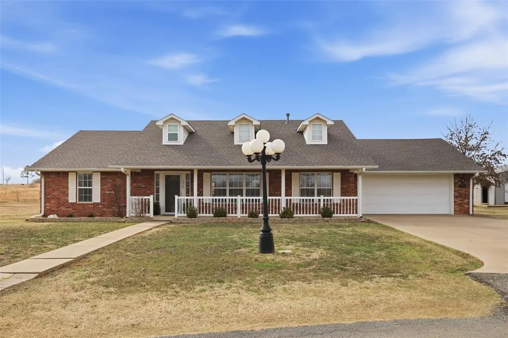 Front exterior — 1415 N Santa Fe Road, Davenport, OK 74026